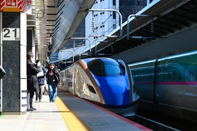 Shinkansen Bullet Trains at Kanazawa Station Platform 21