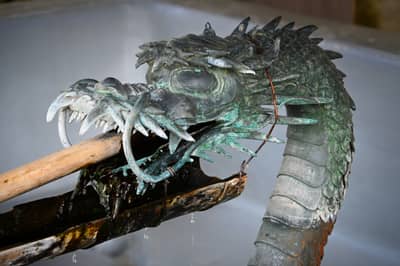 Bronze Dragon Fountain with Green Patina in Takayama