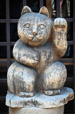 Wooden Lucky Cat Sculpture in Takayama